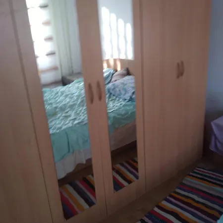 Spavajte Kod Sefa * Malo Laole